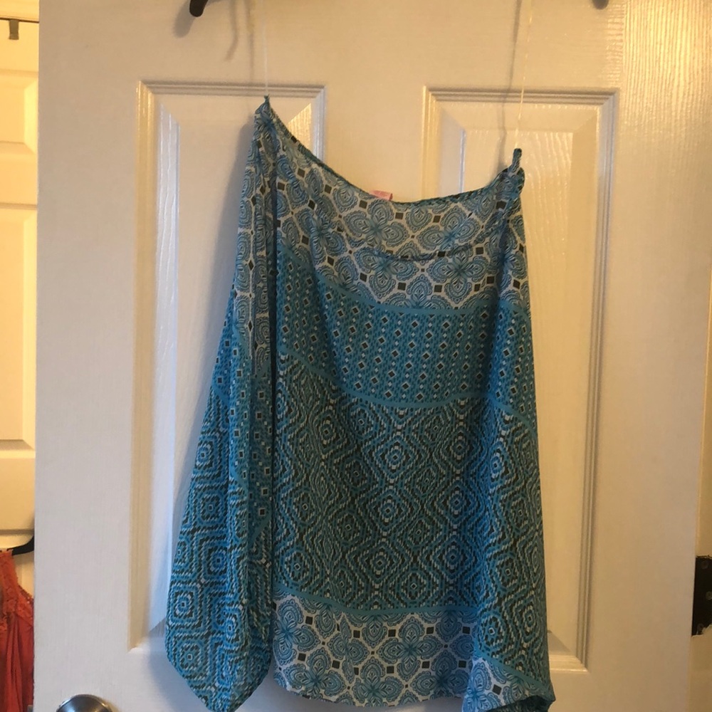 Beautiful sheer blouse!